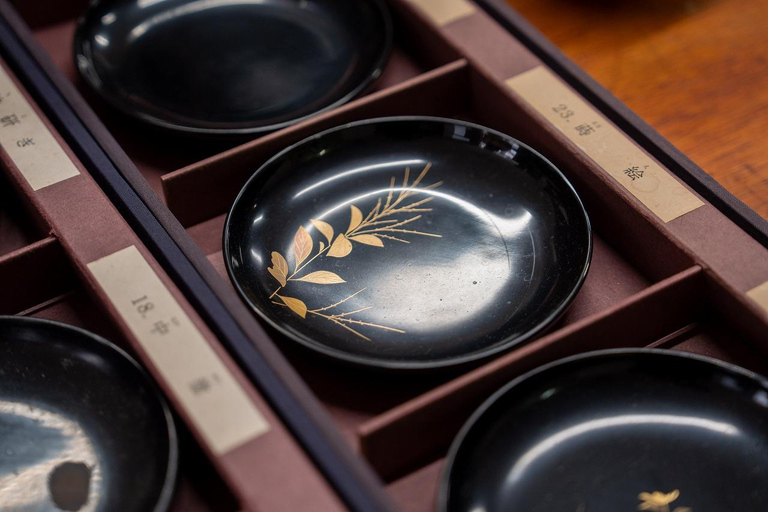 Kanazawa: Samurai and Geisha Culture Walking Tour with Lunch