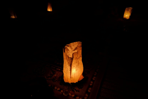 Wadi Rum: Almoço ou Jantar ao Estilo Beduíno com Serviço de BuscaAlmoço beduíno local com chá, café, bebidas geladas e serviço de busca