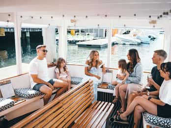 Mooloolaba: Canal Cruise with Commentary