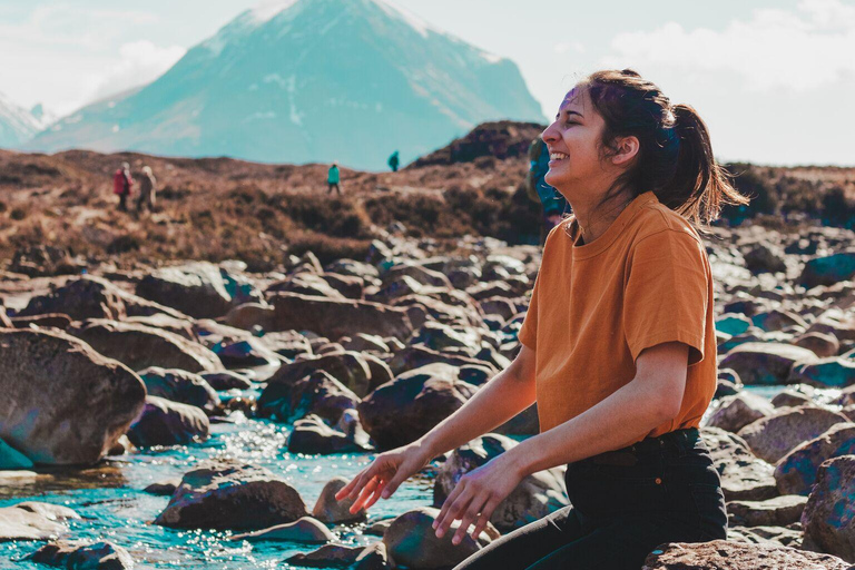 Von Inverness aus: Tagestour zur Isle of Skye mit Fairy Pools