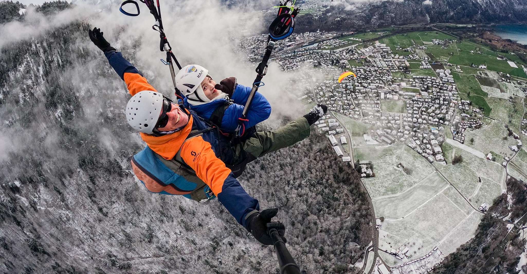 Interlaken, Tandem Paragliding Flight with Pilot - Housity