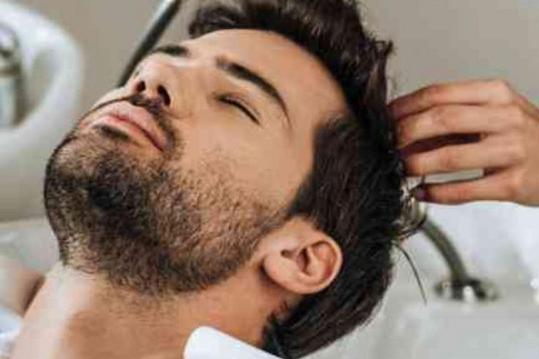 Kathmandu: Deep Hair Oil Massage, Wash, & Blow Dry in Thamel