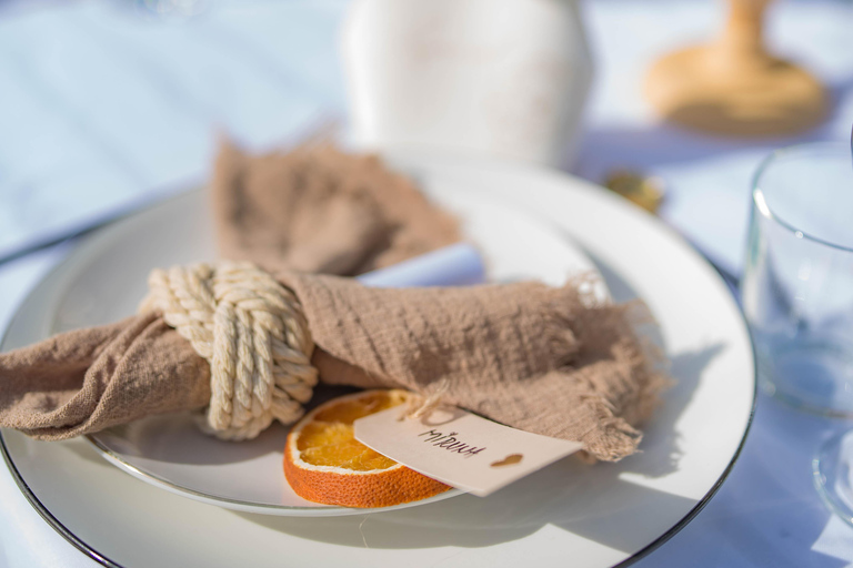 Abendessen im Weinberg an der Côte d'Azur