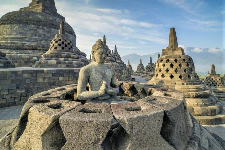 Borobudur klättring till toppen och Prambanan guidad tur