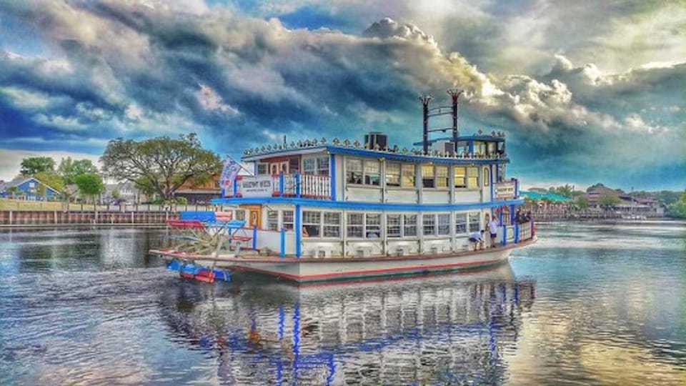 North Myrtle Beach, cena crucero en un bote de padel rueda - Hizvo