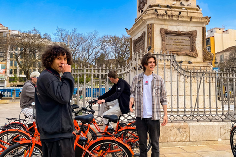 Malaga: Guided Bike Tour with E-Bike Option & Highlights Private Tour by Regular Bike (Up to 10 People)