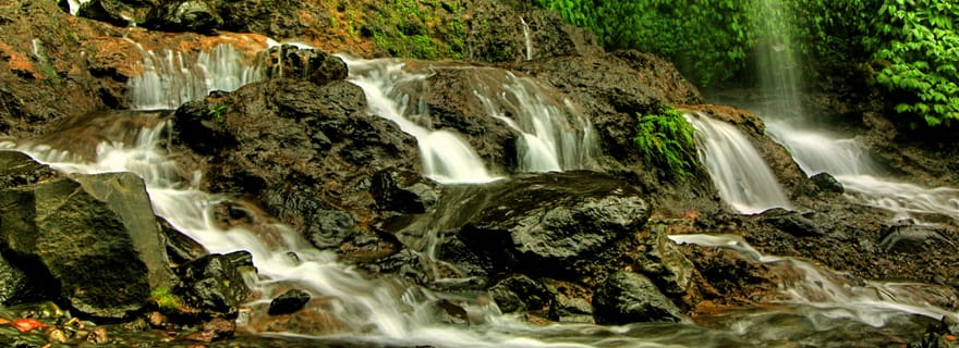 Cascades de Lombok et tissage : Benang Stokel et Kelambu
