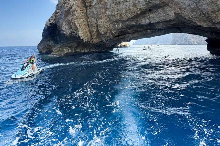 Jet Ski zu den Margarita Inseln von San Antonio aus. Foto: GetYourGuide