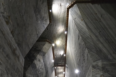 Bucharest: Salt Mine & Dracula's Tomb Day Trip