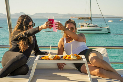 Ibiza: Formentera Boat with Open Bar, 3 meals & Sunset Party ADVANCE: Standard selection of food & open bar option