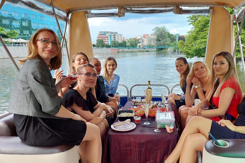 Wroclaw: Sunset Catamaran Cruise with Drink and Music