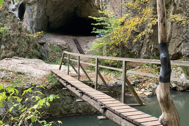 Brașov: Guided Gorge Hike, Caves, and Via Ferrata Adventure Brașov: Guided Hike and Caves