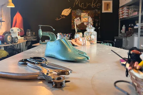 Atene: Laboratorio di creazione di sandali in pelle