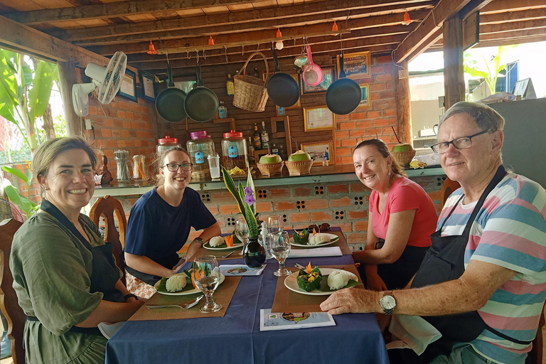 Siem Reap: Clase práctica de cocina camboyana y visita al mercadoSiem Reap: Clase de cocina jemer en casa de un lugareño