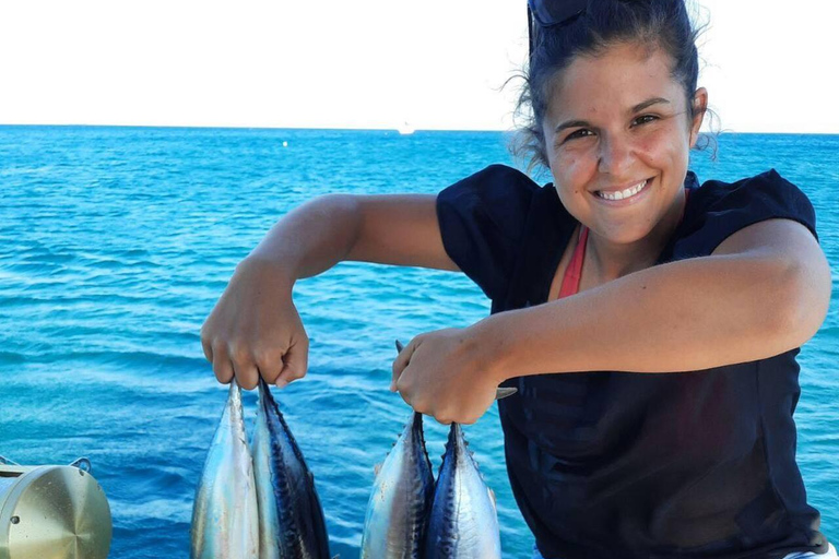 Rodes: Viagem de pesca com churrasco e nataçãoRhodes: Viagem de pesca com churrasco e natação