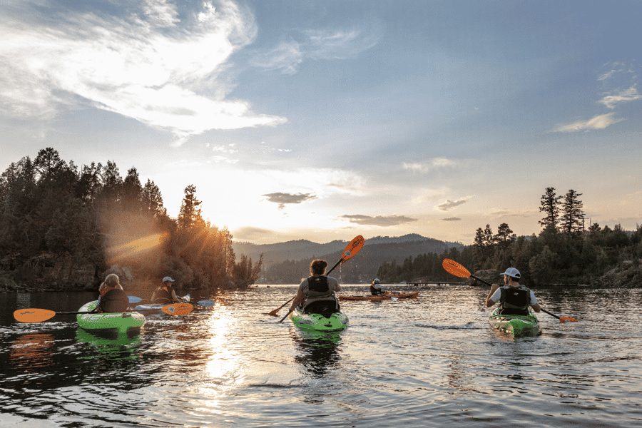 Flathead Lake: Kajak-Tour in der Somers Bay. Foto: GetYourGuide