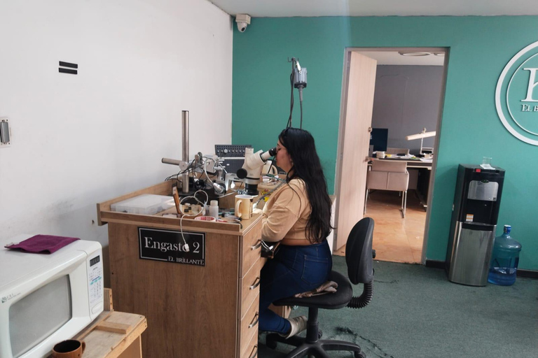 Bogotà: Crea il tuo anello di smeraldo con un maestro artigiano