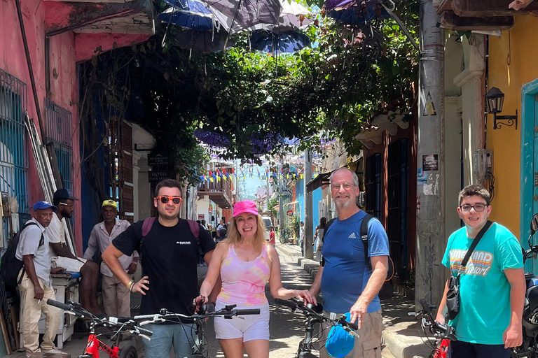 CARTAGENA: BIKE RIDE WITH LUNCH AT BOURDAIN'S FAVORITE SPOT
