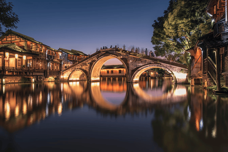 Shanghai: Wuzhen Water Town Private Day Trip with Guide