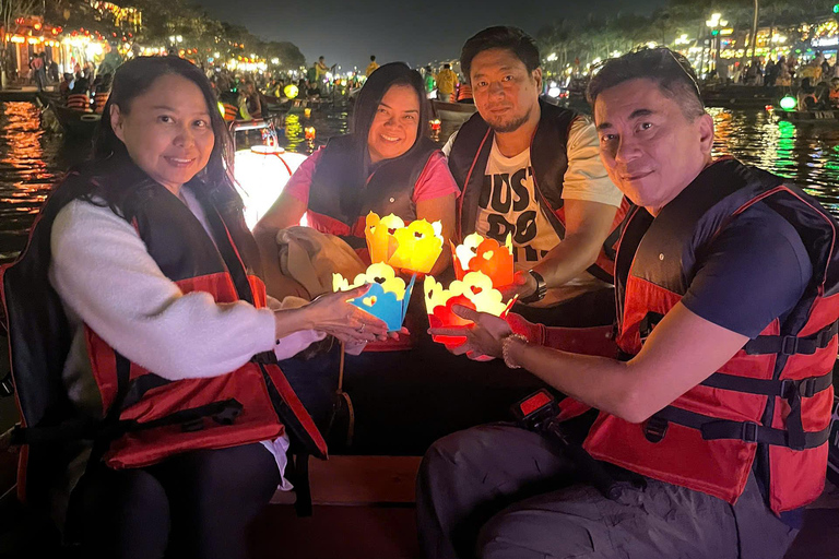 Hoi An: Guided Evening Food Tour w/ Lantern and River Boat