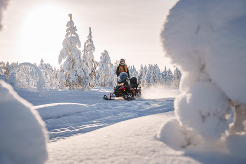 Snowmobile tour in Rovaniemi Lapland in small group