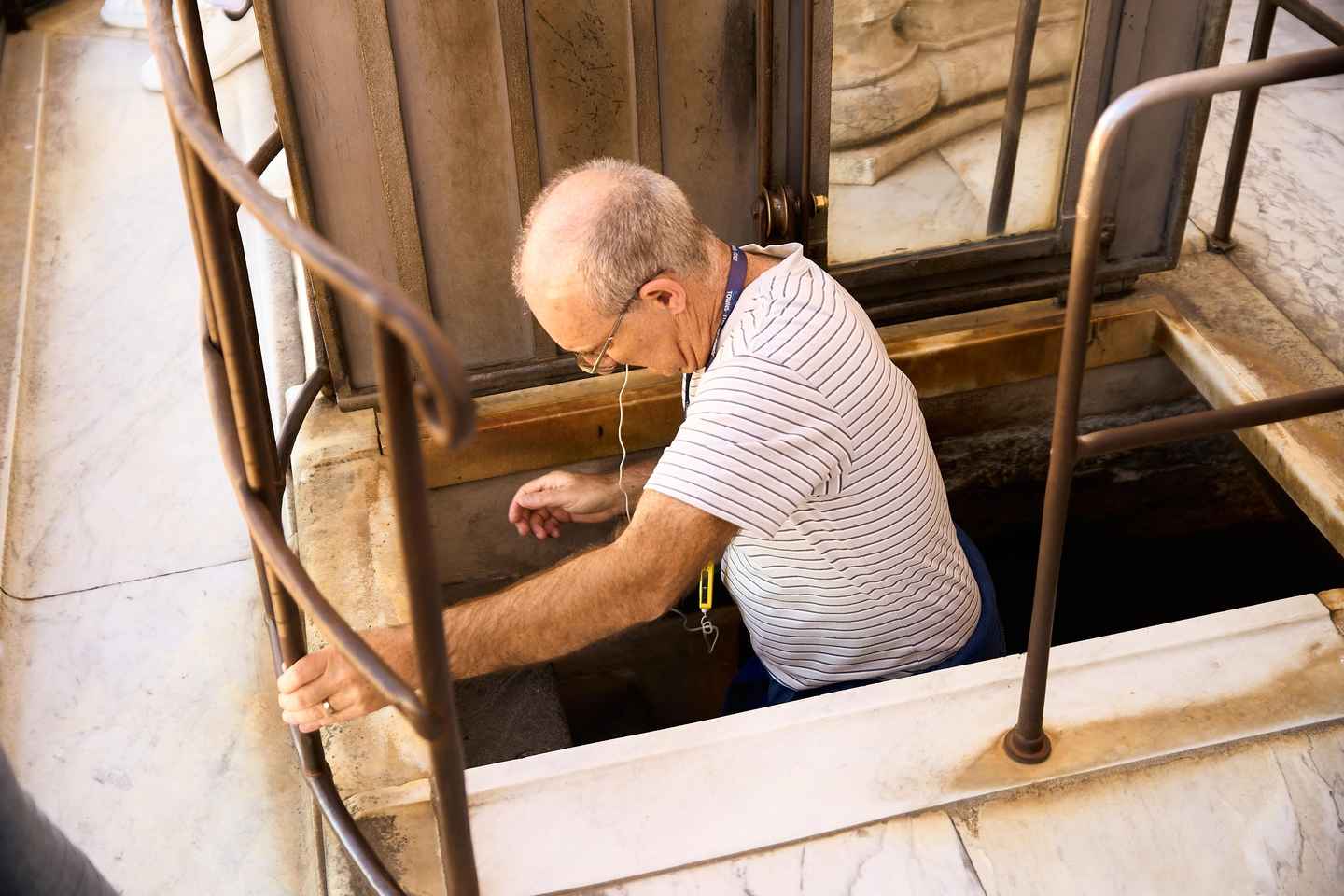 Florence: Duomo Dawn Entry with Key Holder & Dome Climb Tour