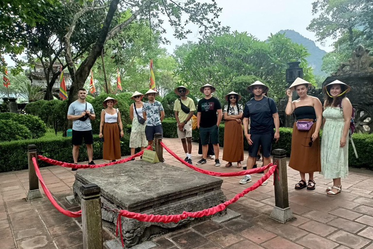 Excursão cultural de 2 dias pela Baía de Halong e Ninh Binh