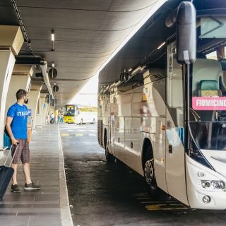 Vanaf luchthaven Fiumicino: bustransfer naar Rome Termini
