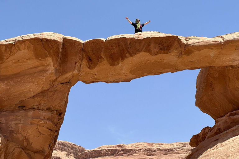 Wadi Rum: Tour privato di quattro ore in jeep con i beduini