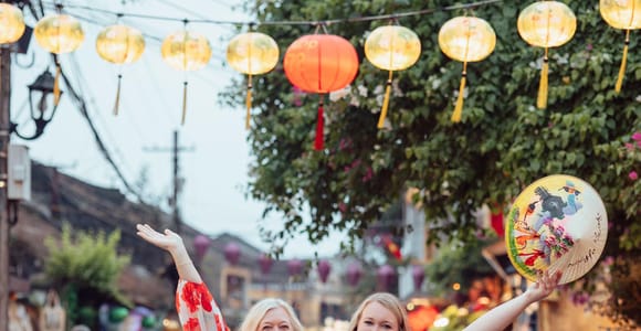 Hoi An: Private Ancient Town Photoshoot