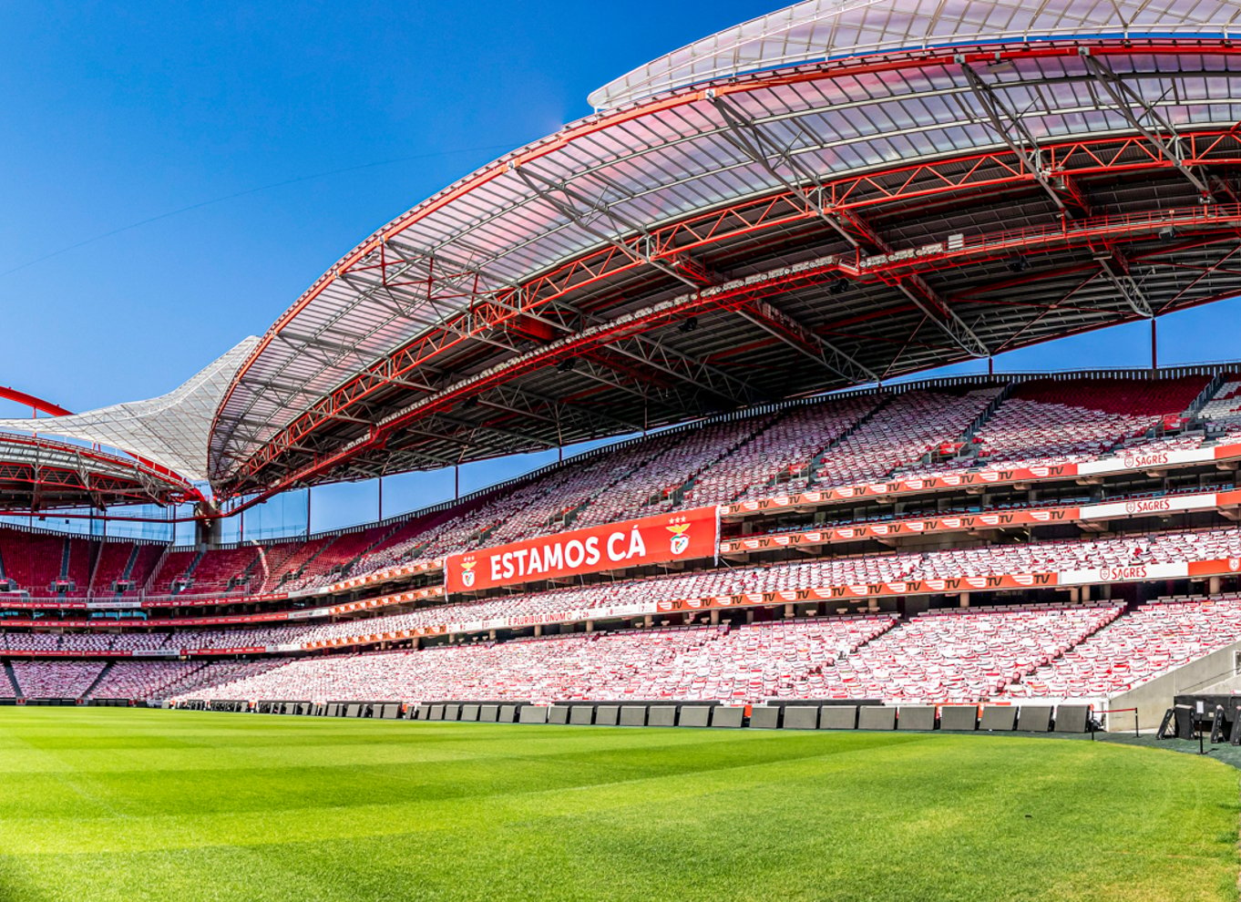 Lissabon: Luz Stadium Tour & SL Benfica Museum billet m/Scarf