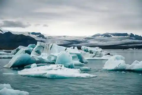 Private Jökulsárlón Diamond Beach & Black Sand Beach Tour