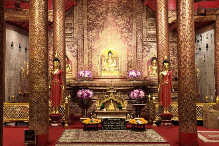 Chiang Mai: Old City Walking Tour with Temples & History Small Group Without Entry Fees