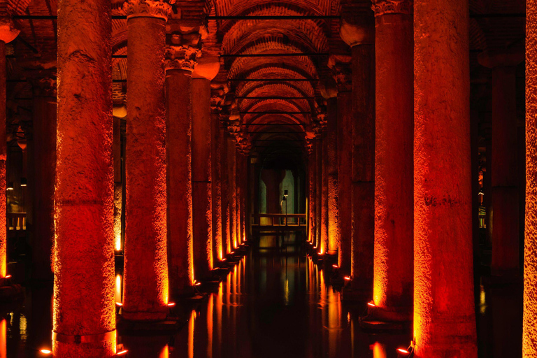 Istanbul: Tour guidato della Basilica della Cisterna con salto in treno