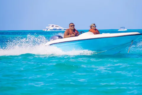Bávaro: Saona Island Private Speedboat Tour
