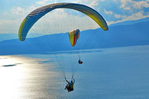 Ohrid Experiencia de parapente con servicio de recogida