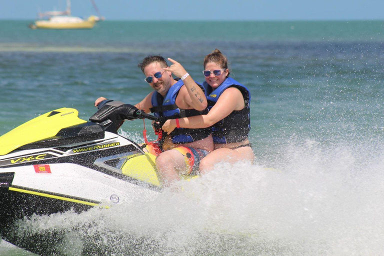 Zanzibar: Aventura de Jetski Tandem com o pôr do sol na praia de Kendwa