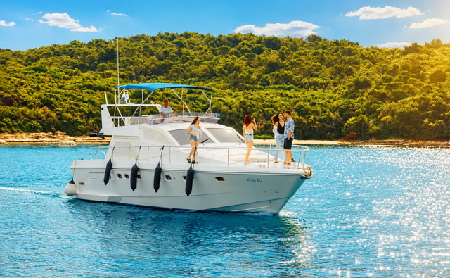 Pula: Half or Full day boat tour on yacht with skipper