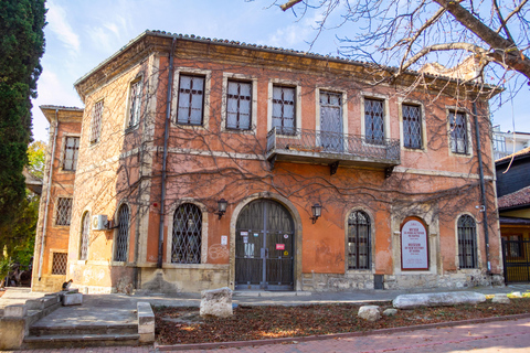 Echi di Varna: sapori, orme e raccontiEchi di Varna: sapori, passi e racconti