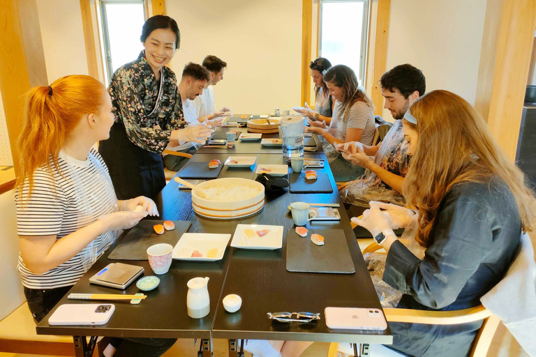 Kyoto: Sushi Making Workshop Experience