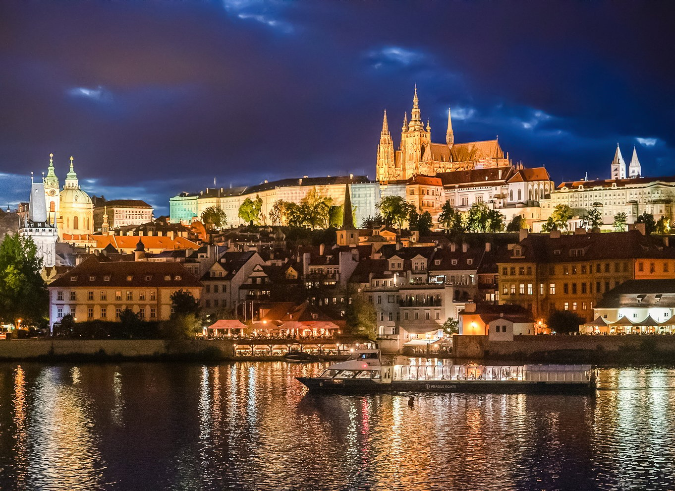 Prag: 50-minutters sightseeing-krydstogt om aftenen