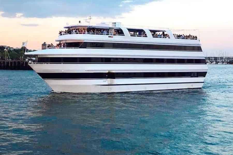 Clearwater Beach: Starlite Infinity Dining Yacht-Kreuzfahrt. Foto: GetYourGuide Clearwater Beach: Starlite Infinity Dining Yacht-Kreuzfahrt. Foto: GetYourGuide