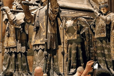 Sevilla: KATHEDRALE KLEINE GRUPPE ÜBERSPRINGEN SIE DIE SCHLANGE