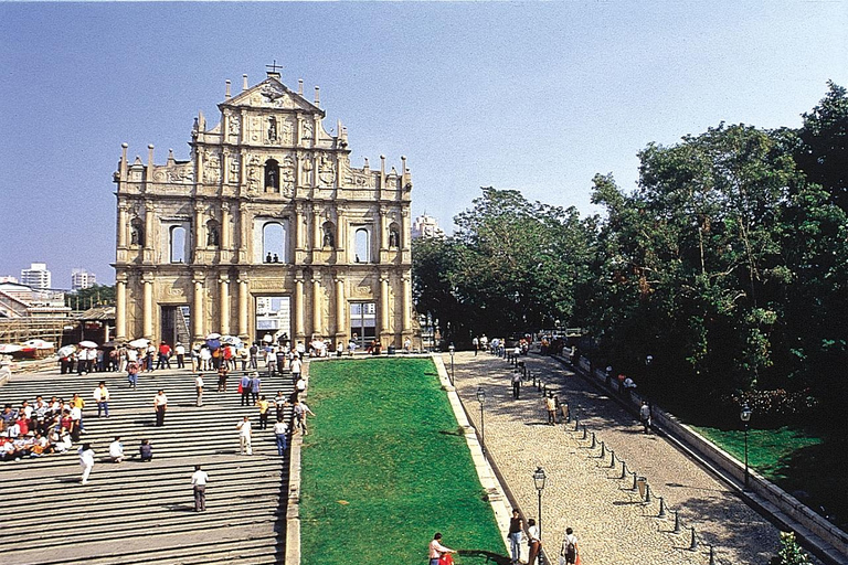 From Hong Kong: Private Macau Heritage Tour with transfer