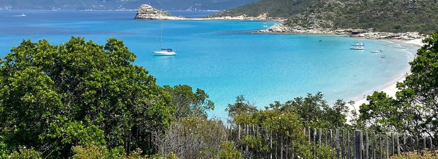 Excursion en 4x4 dans le désert des Agriates et sur la plage au départ de Calvi