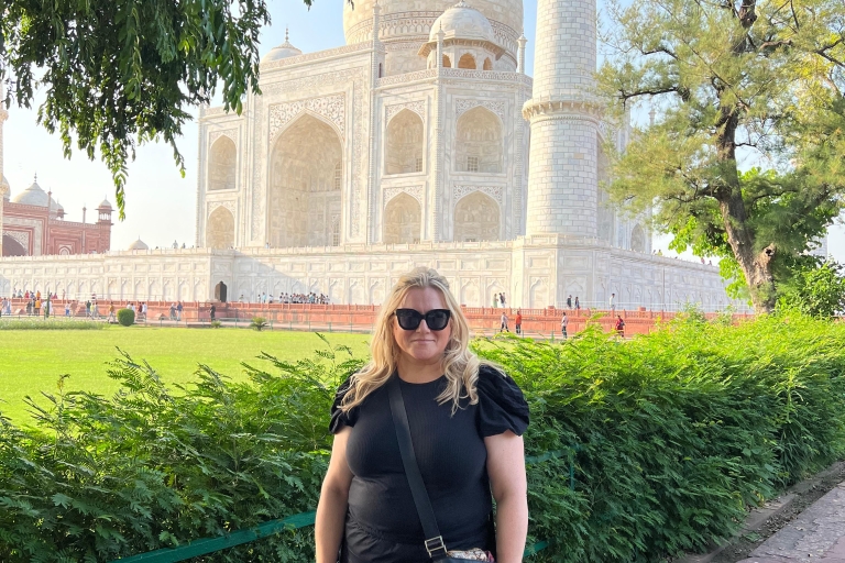 Excursión al Taj Mahal al amanecer desde Delhi en cocheConductor, coche y guía turístico