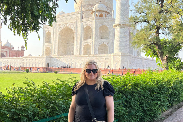 Visite du Taj Mahal au lever du soleil depuis Delhi en voitureChauffeur, voiture et guide touristique