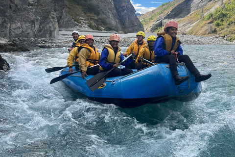 Queenstown: rafting en el río Shotover y excursión al cañón SkippersPor la mañana: Rafting en el río Shotover y excursión al cañón Skippers