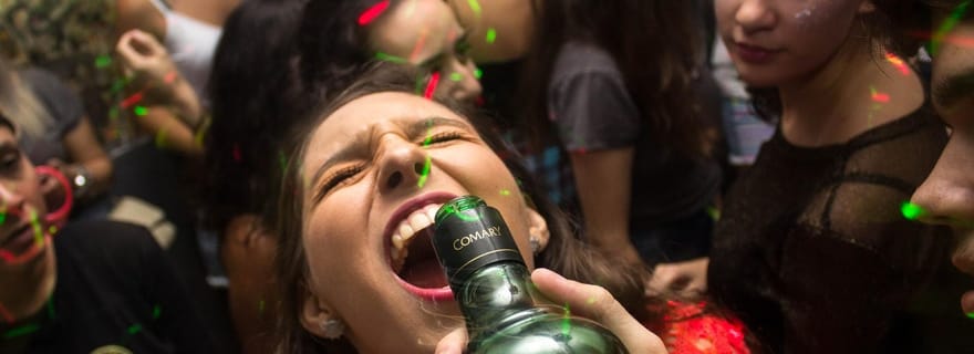 Le crépuscule de Tulum : la tournée des narguilés et des toits