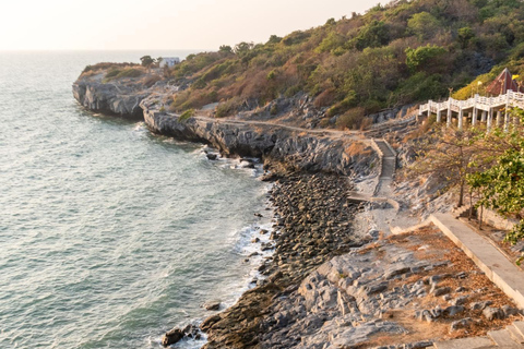 Pattaya: Koh Sichang Island Day Trip with Ferry & Guide
